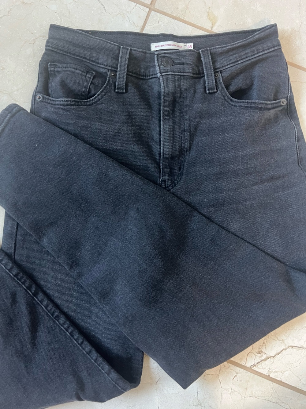 Levi’s High Waisted Mom Jeans Washed Black 28 High Rise Tapered 90s Vintage Look